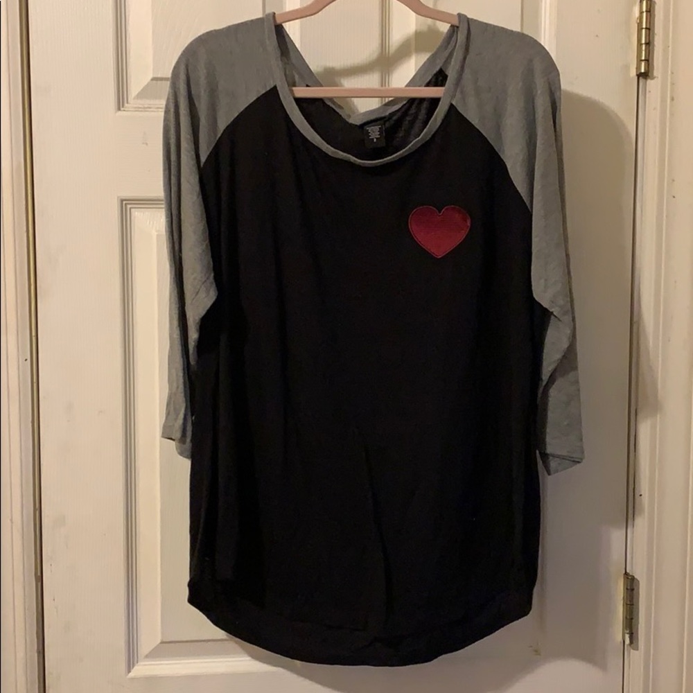 Light Three Quarter Length Top